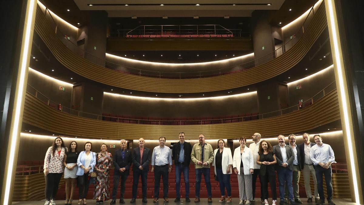 Vídeo | Así fue la visita de Pedro Sánchez al Teatro María Luisa de Mérida