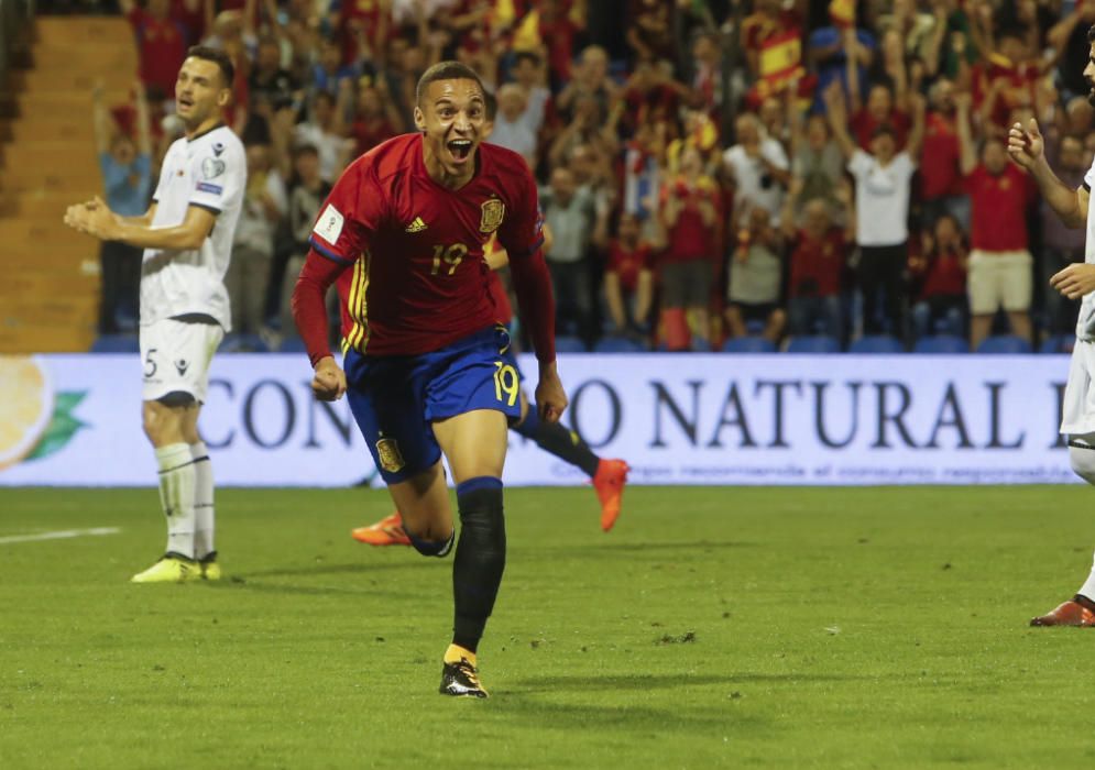 Rodrigo celebra su gol con la Selección