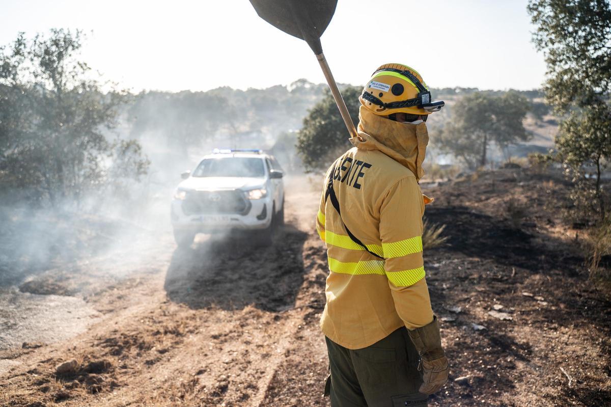 Fotogalería | Las imágenes del incendio de Las Viñas, en Arroyo de la Luz