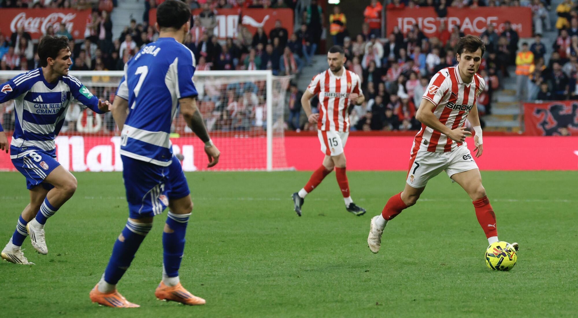EN IMÁGENES: Gran victoria del Sporting contra el Granada en El Molinón