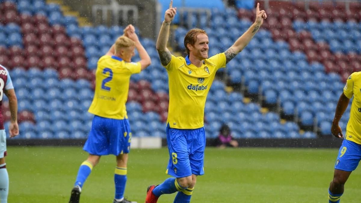 Jugadores del Cádiz celebran un gol en el encuentro ante el Burnley