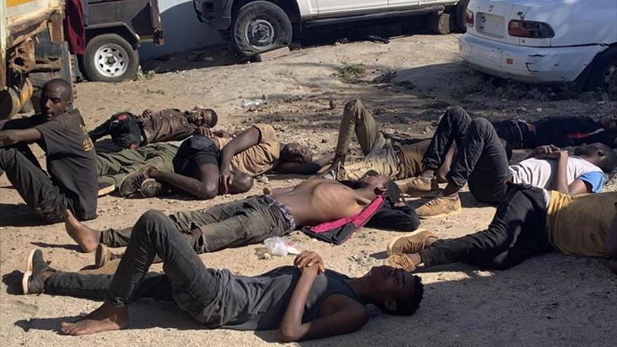 Hallados 64 cadáveres en un camión en Mozambique