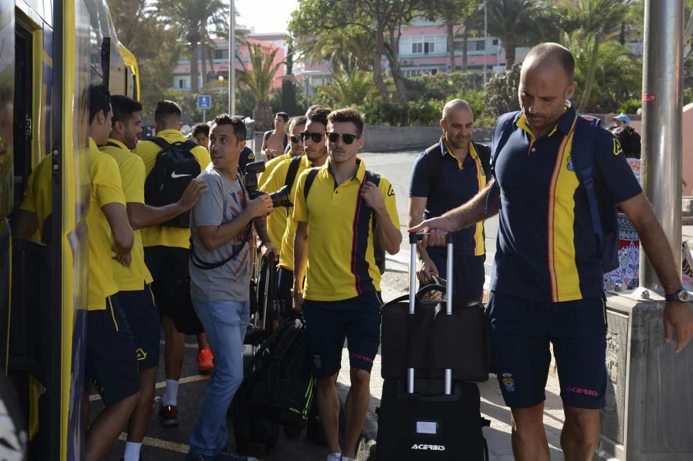 Llegada de los jugadores de la UD Las Palmas