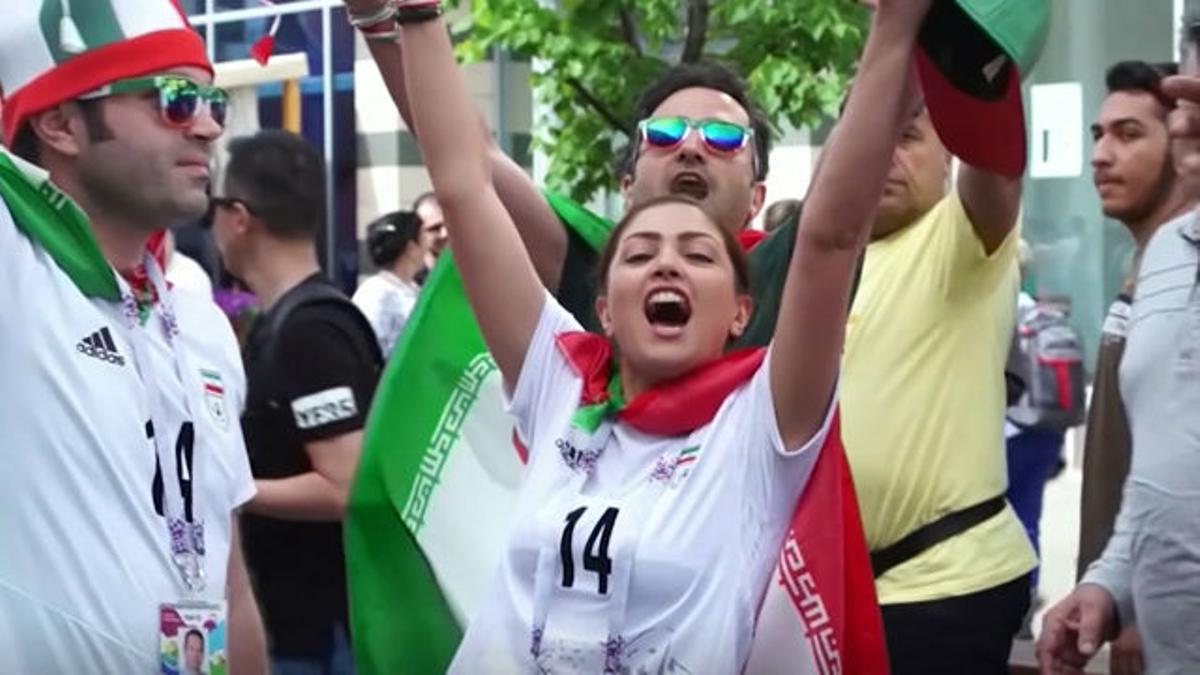 Las mujeres podrán asistir a los estadios de fútbol en Irán