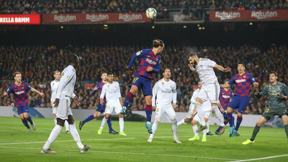 El clásico Barça - Madrid fue protagonista del Olympique Lyon - Toulouse de la Copa de la Liga francesa