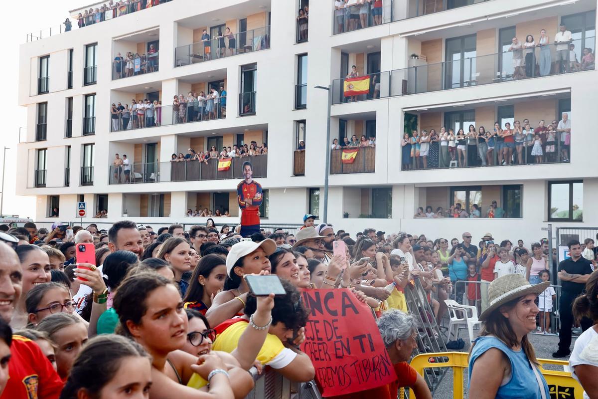 Locura en Foios para recibir a Ferran Torres
