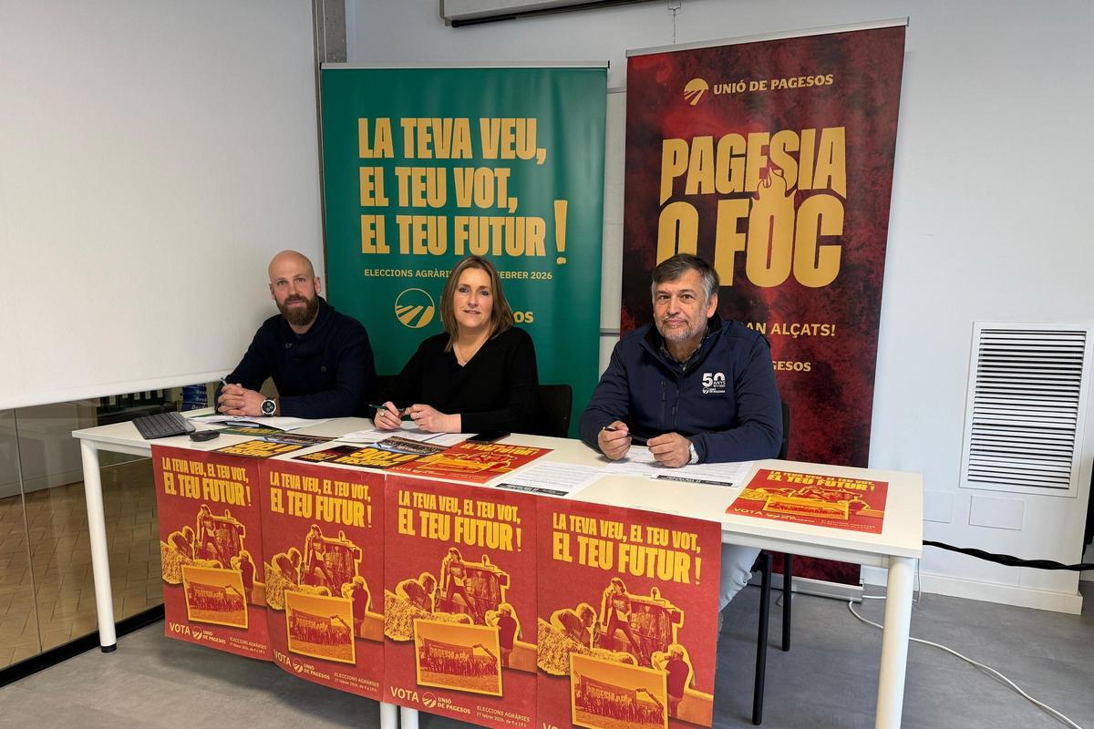 La coordinadora nacional d'UP, Raquel Serrat, al centre