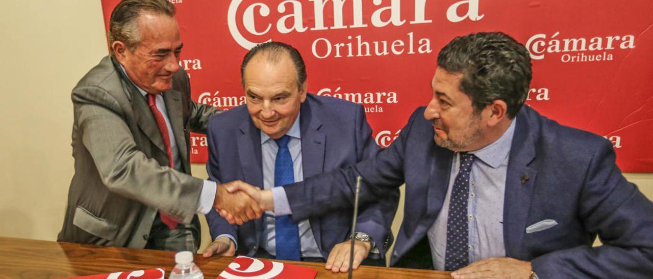 La Cámara de Orihuela acusa a la de Alicante de dejar desasistidas a 21.900 empresas de la Vega Baja