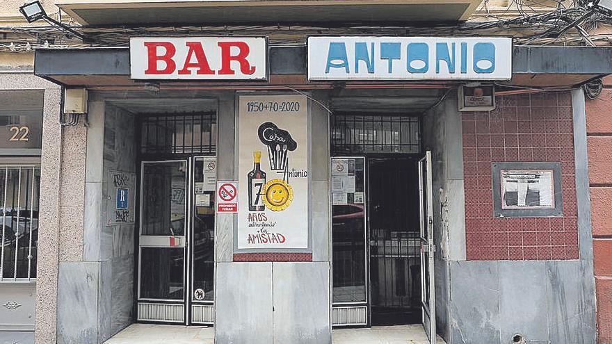 Bar Antonio, una casa de comidas de toda la vida en la calle Dato.