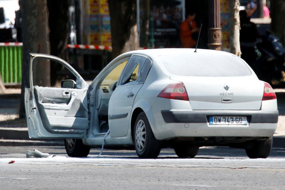 Las imágenes del ataque a un furgón policial en París