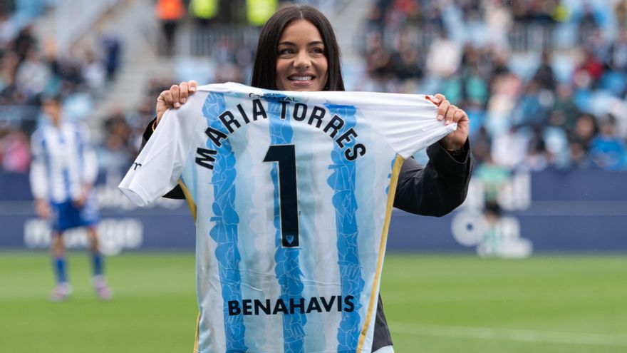 Pellicer y María Torres, homenajeados en la previa del Málaga Cádiz