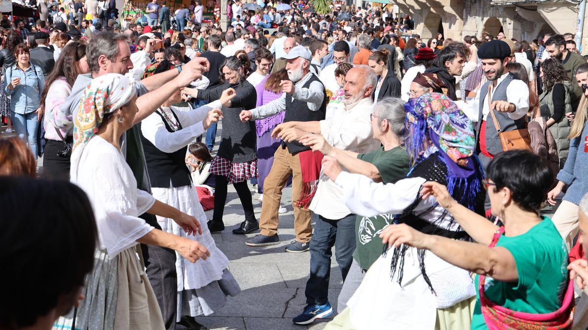 Vigo 'reconquista' las calles en su fiesta grande