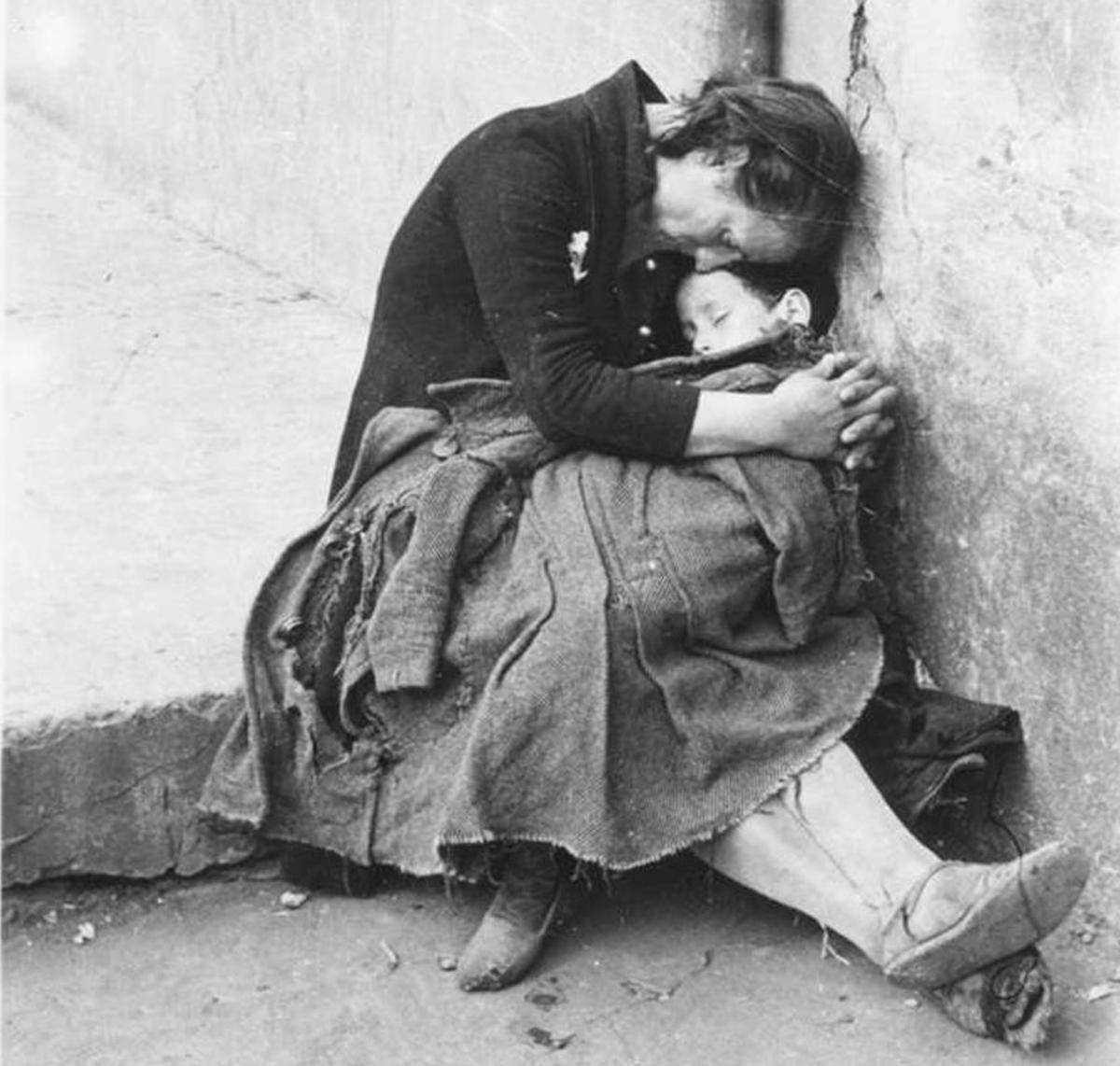 Últimos días para visitar la exposición fotográfica de la Asturias franquista
