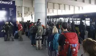 La huelga en Lavacolla por el cierre de Peinador cancela trece vuelos desde mañana
