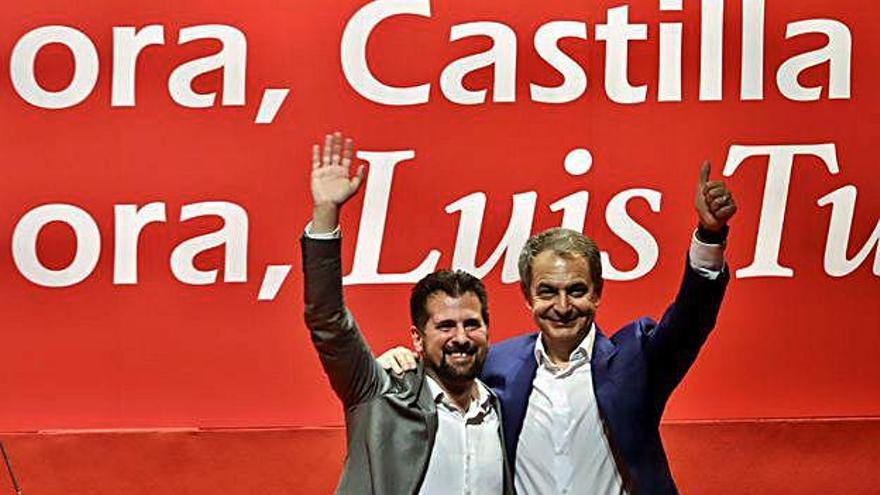 El candidato a la Presidencia de la Junta, Luis Tudanca, junto al expresidente Zapatero, en Palencia.