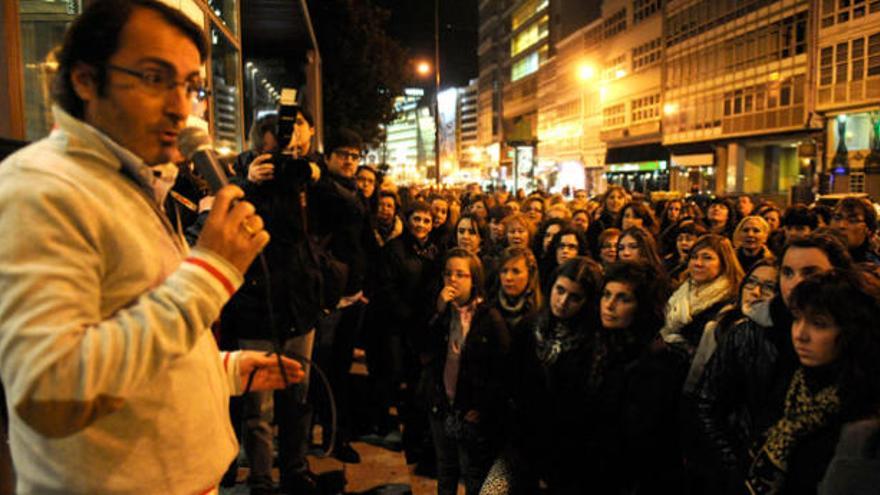 Ramón Barros anuncia al público la suspensión del concierto