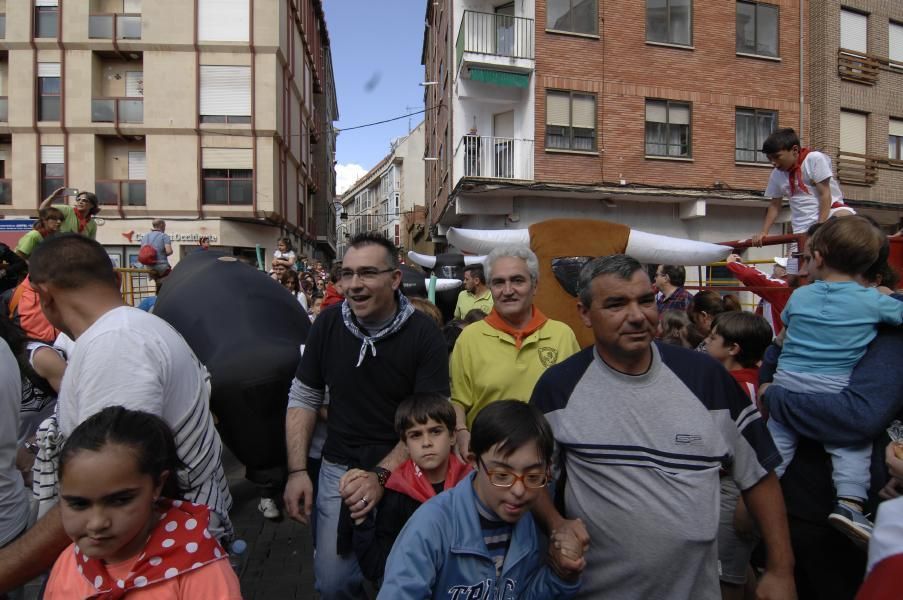 Los toros hinchables llenaron las calles