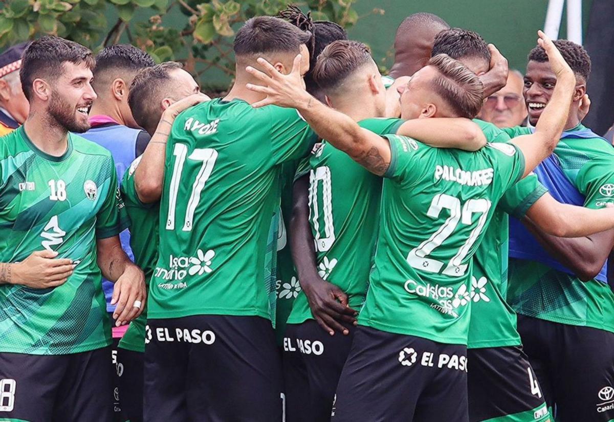 Celebración de un gol verdinegro. | | ATLÉTICO PASO