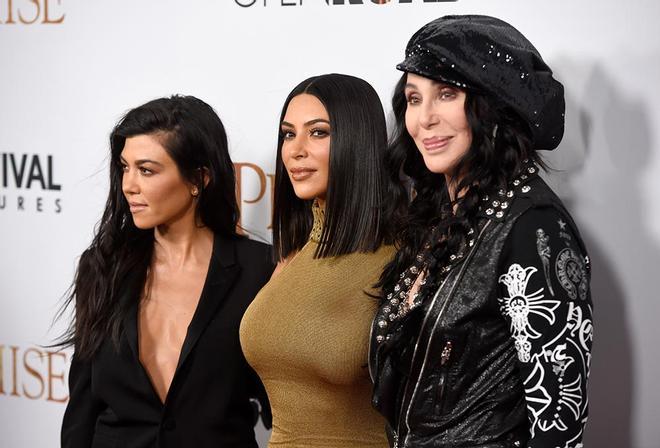 Kourtney Kardashian, Kim Kardashian y Cher, en el estreno de 'The Promise'