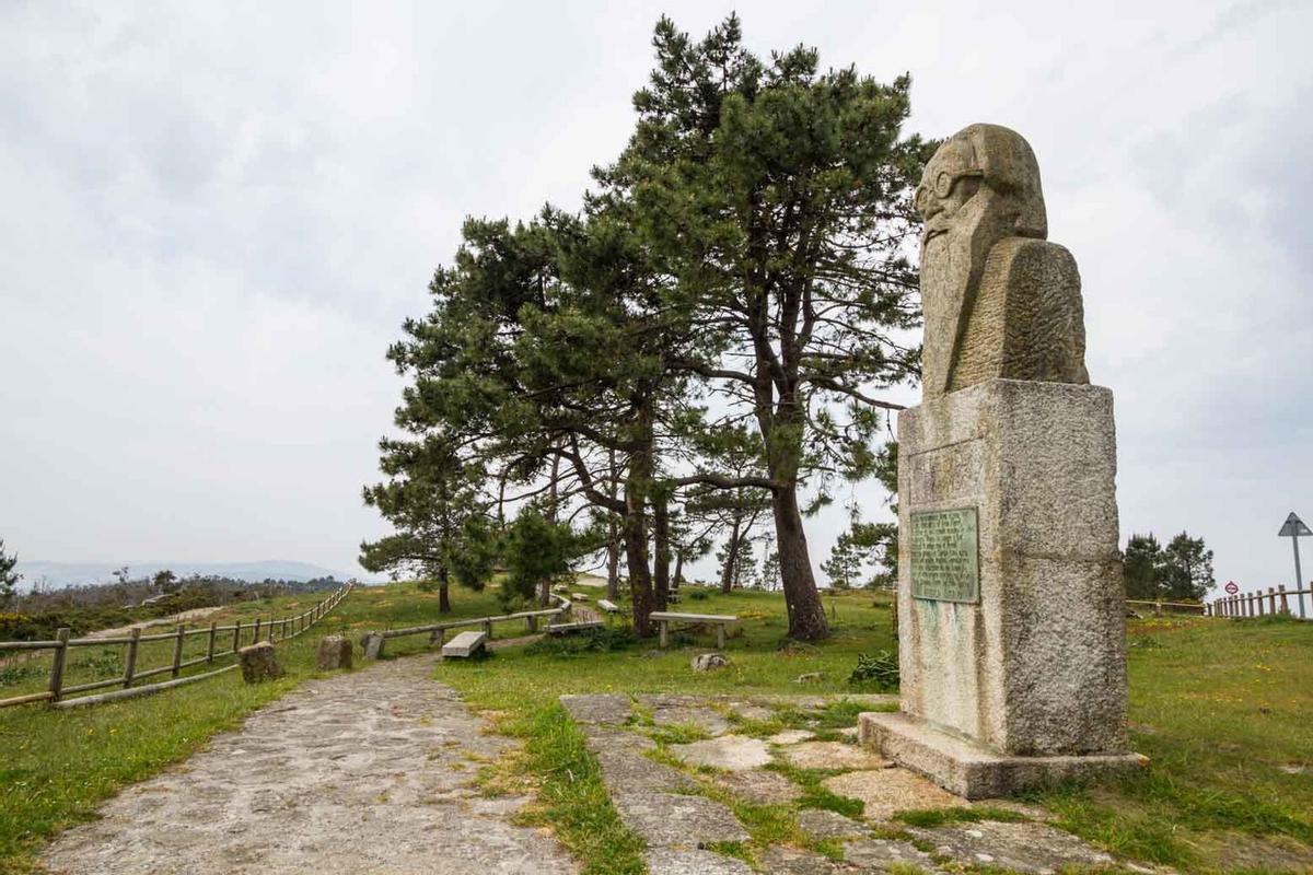 El busto de Ramón del Valle Inclán, en el mirador que lleva su nombre