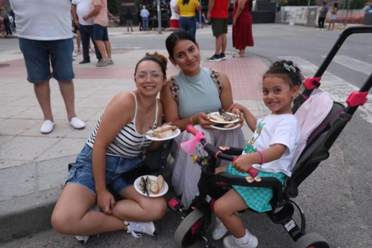 Algunas de las imágenes que deja la fiesta de San Juan en O Salnés.