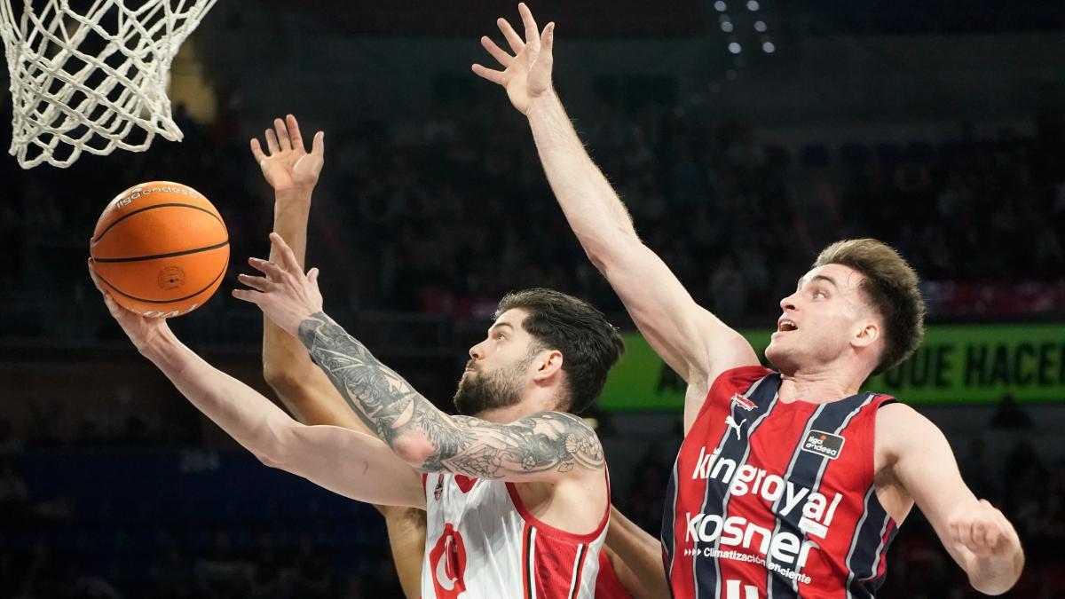 Rafa Villar trata de taponar a Santi Yusta