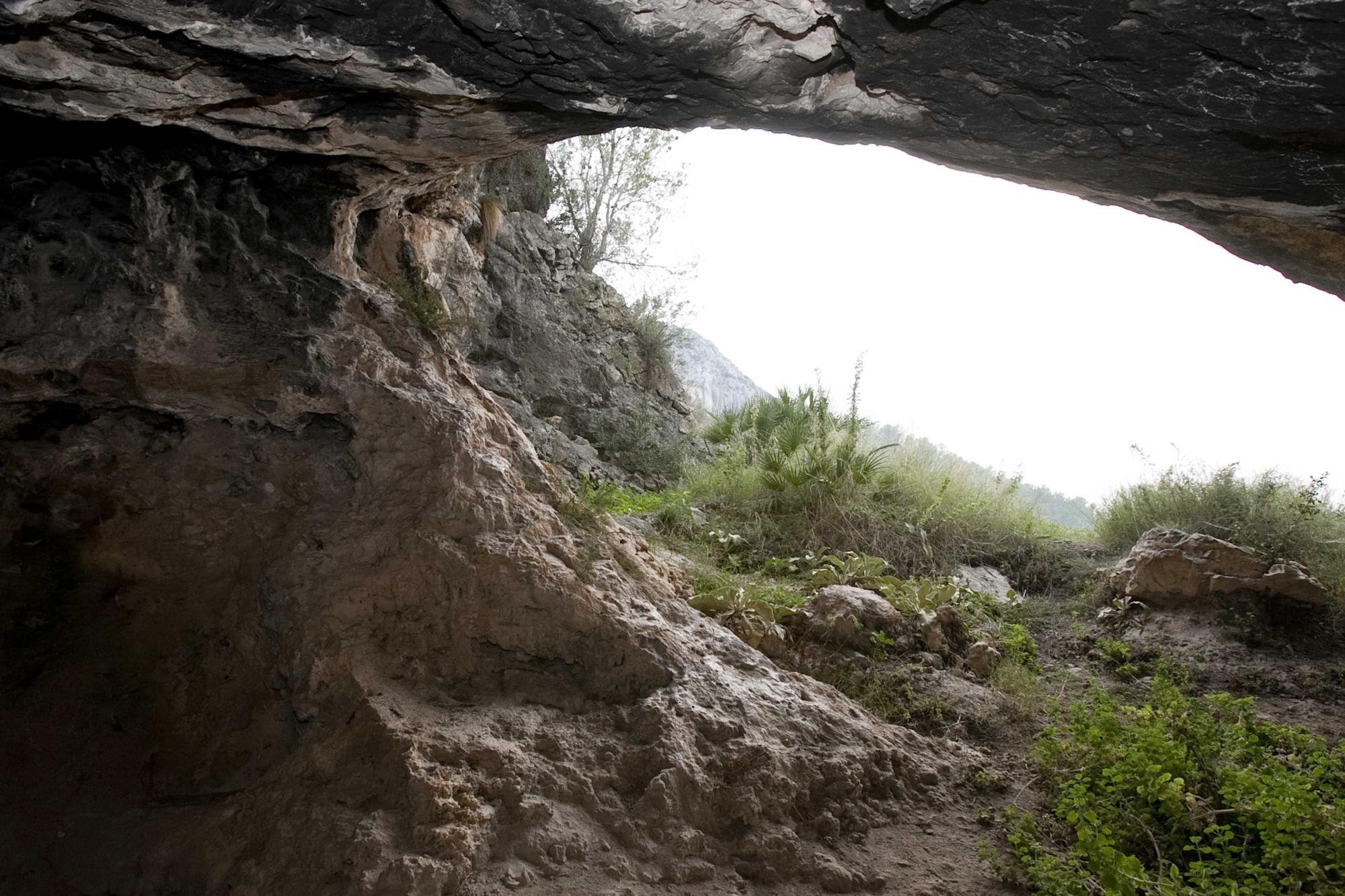 Cuevas del Barranc Fos, Bocairent 01.JPG