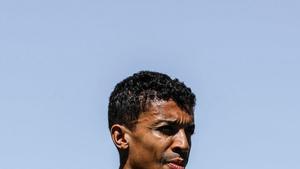 Luiz Gustavo, durante un entrenamiento con el Sao Paulo