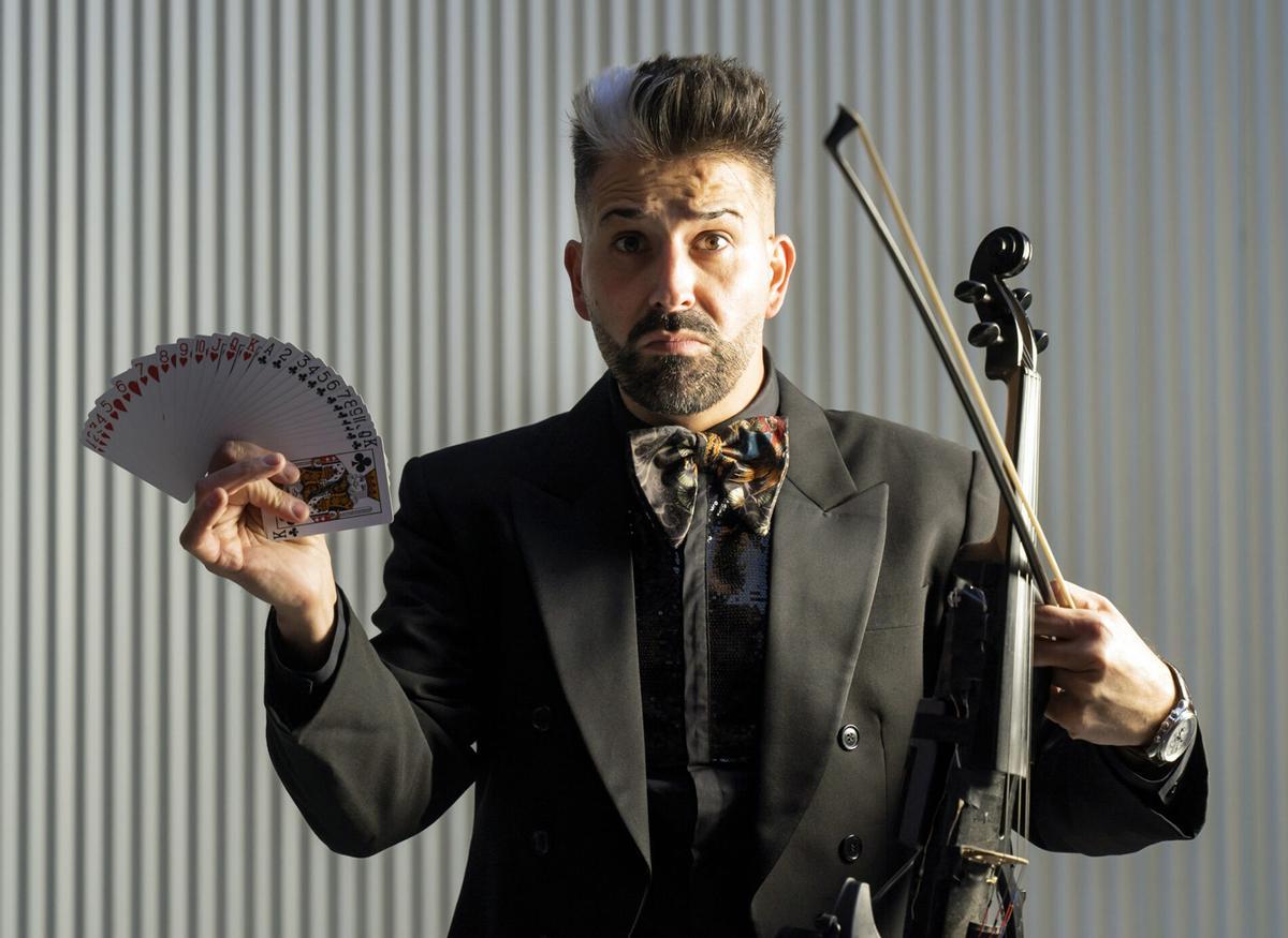 El Mago Vilar trae su espectáculo 'Magic Music' al Teatro Arbolé