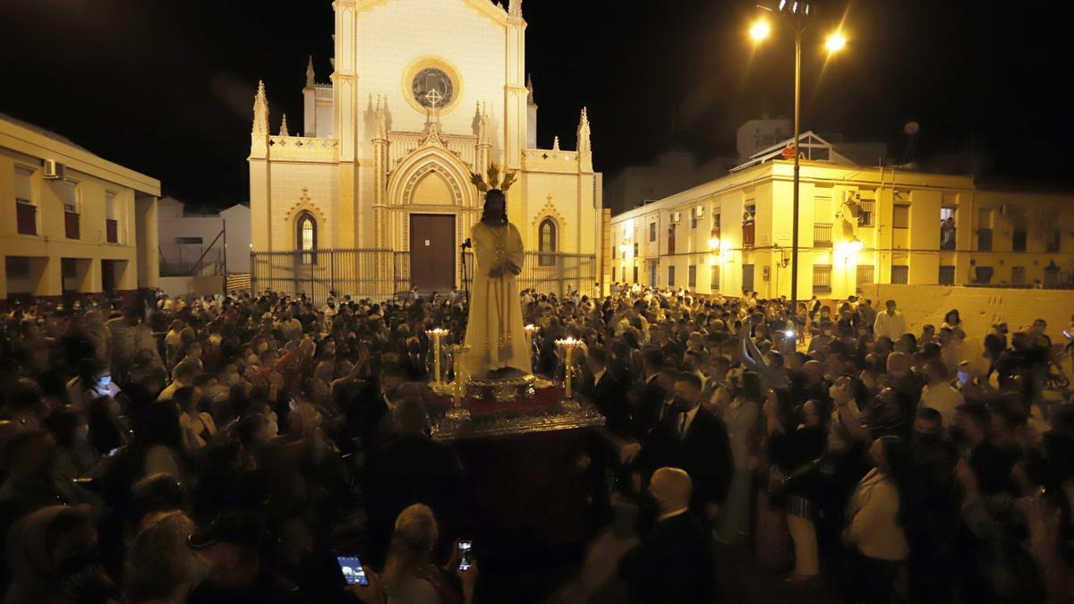 Madrugada de traslados para la veneración 'El Verbo Encarnado' en la Catedral