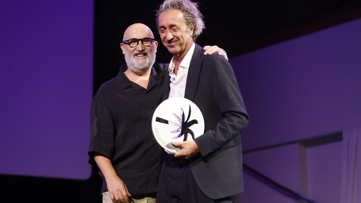 Paolo Sorrentino y Javier Cámara en la edición de la Mostra de 2023.
