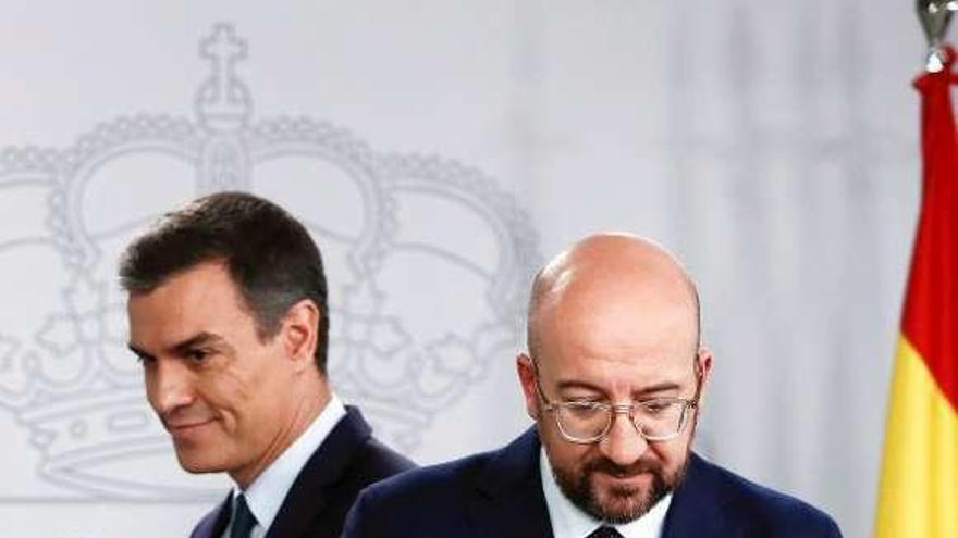 Sánchez, con el presidente electo del Consejo Europeo, Charles Michel.