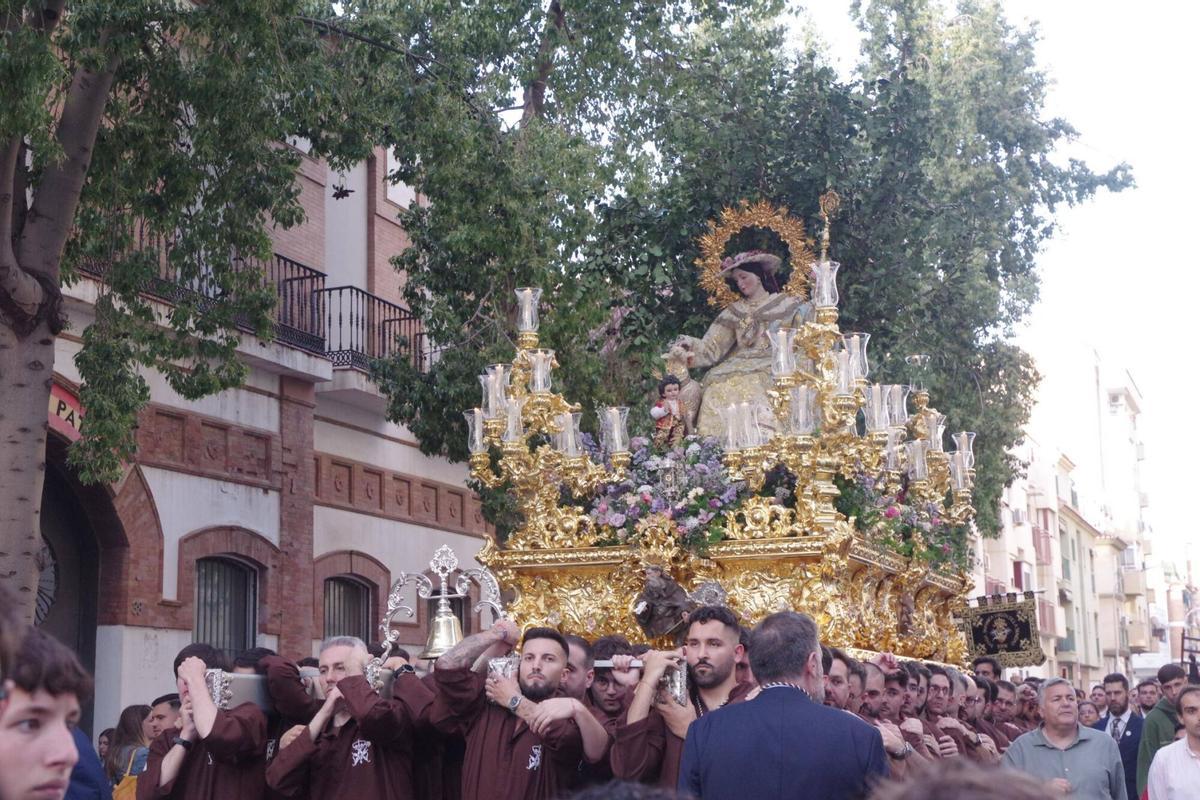 Procesión de la Divina Pastora por el barrio de Capuchinos