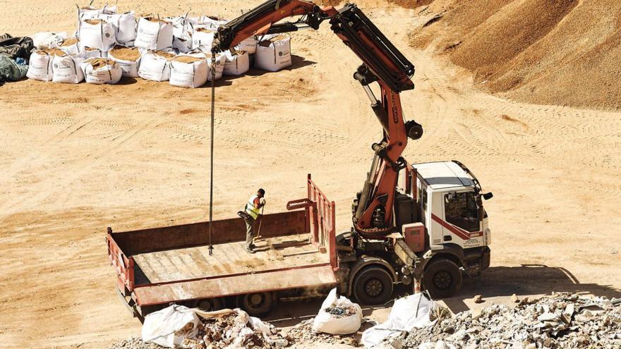 Una gran parte de los materiales de construcción pueden tener una segunda vida. | FOTOS SANTA BÁRBARA