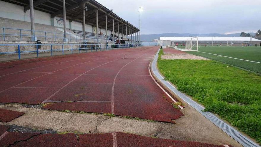 Pistas de atletismo del estadio de San Pedro. // Gustavo Santos