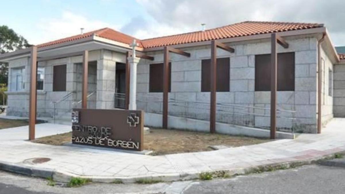 Fachada del centro de salud de Pazos de Borbén.   | // SERGAS