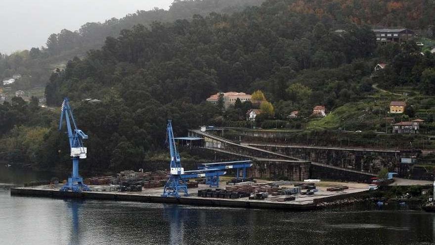 Parcela de Duchess en Rande, una de las opciones ofrecidas a PSA por el Puerto de Vigo. // Ricardo Grobas