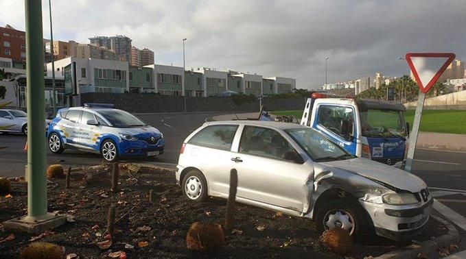 Colisión al lado de la gasolinera de La Minilla