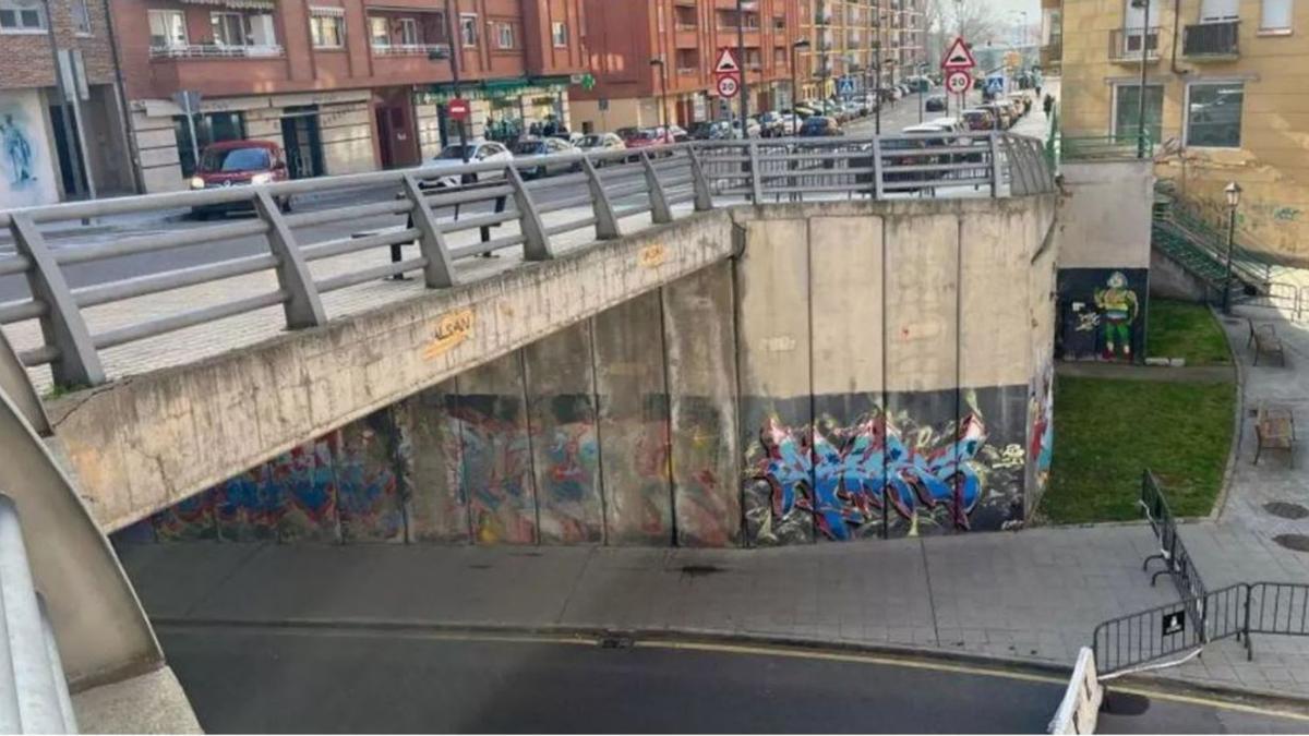 Paso inferior de la calle Puerta Nueva bajo la avenida de Portugal. | CEDIDA