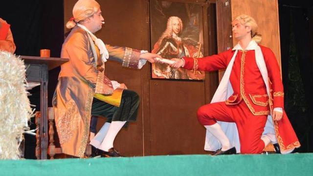 La obra teatral ‘El puerto de la felicidad’ cautiva al público colono