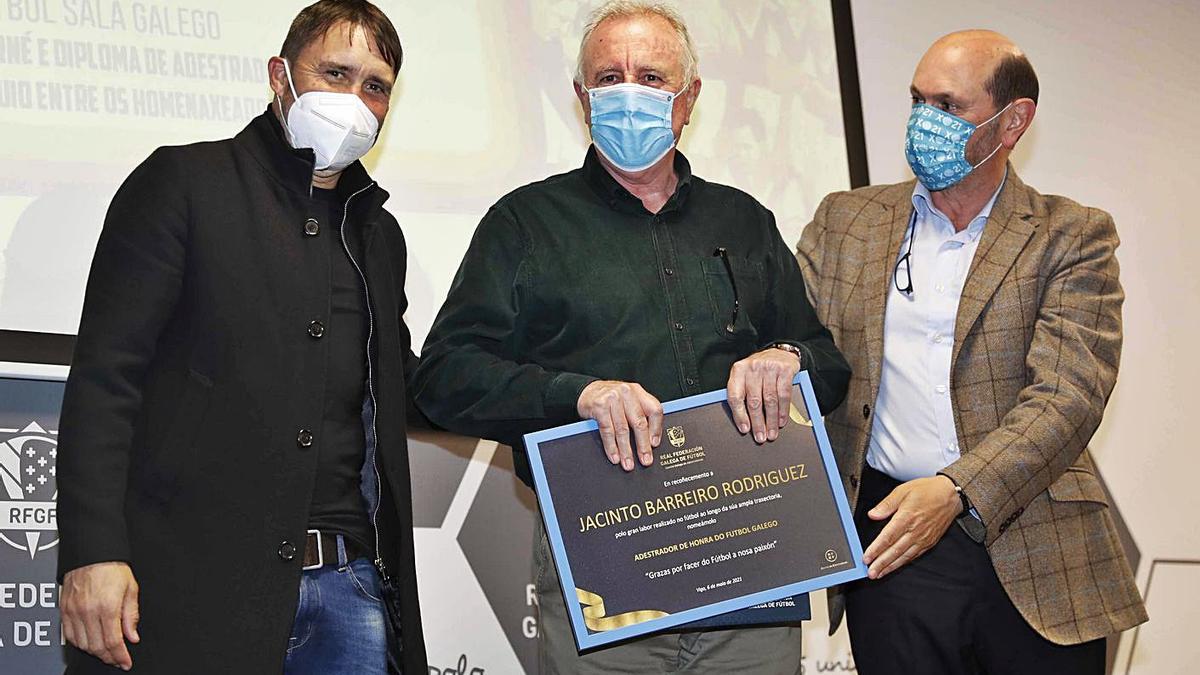 Coudet, Jacinto Barreiro y Louzán, durante el acto. |  // PABLO HERNÁNDEZ