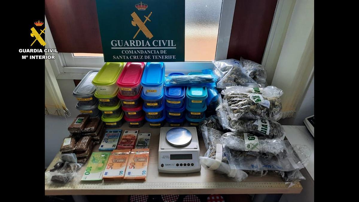 Droga, dinero y otros efectos intervenidos