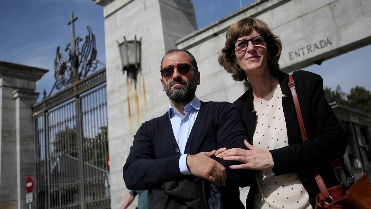 Rosa y Héctor Gil, familiares