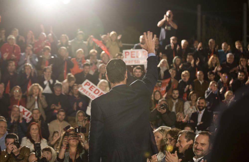 Cierre de campaña de Pedro Sánchez junto a Ximo Puig en Valéncia
