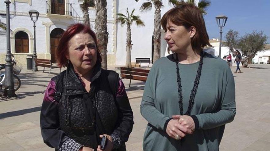 Margalida Font junto a Francina Armengol durante la pasada campaña electoral.