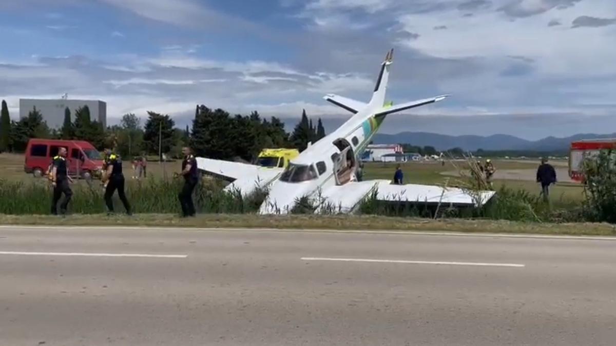 Imagen de archivo de una avioneta privada accidentada en Empuriabrava.