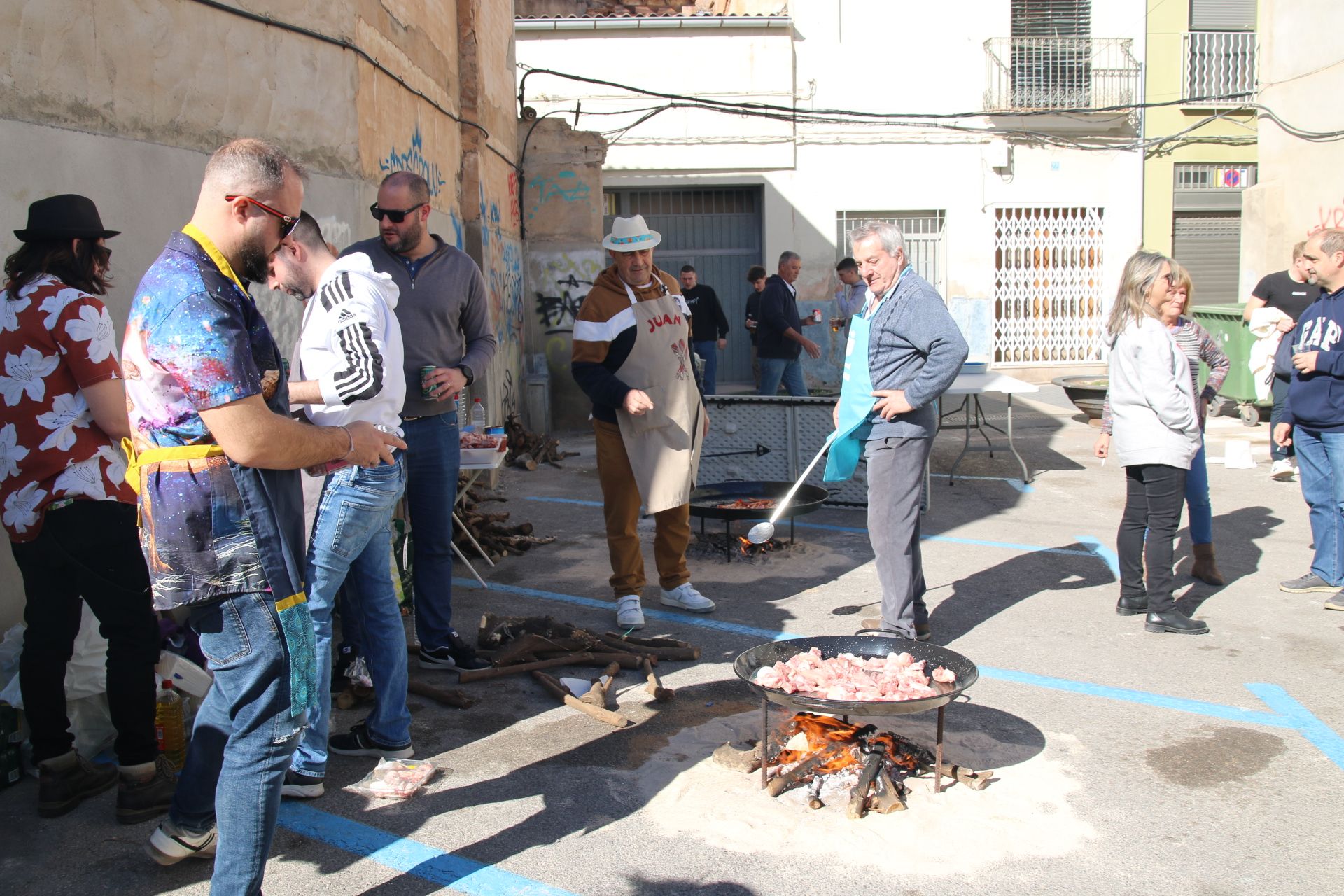 Búscate en la galería de la fiesta de las paellas de Burriana por Sant Blai