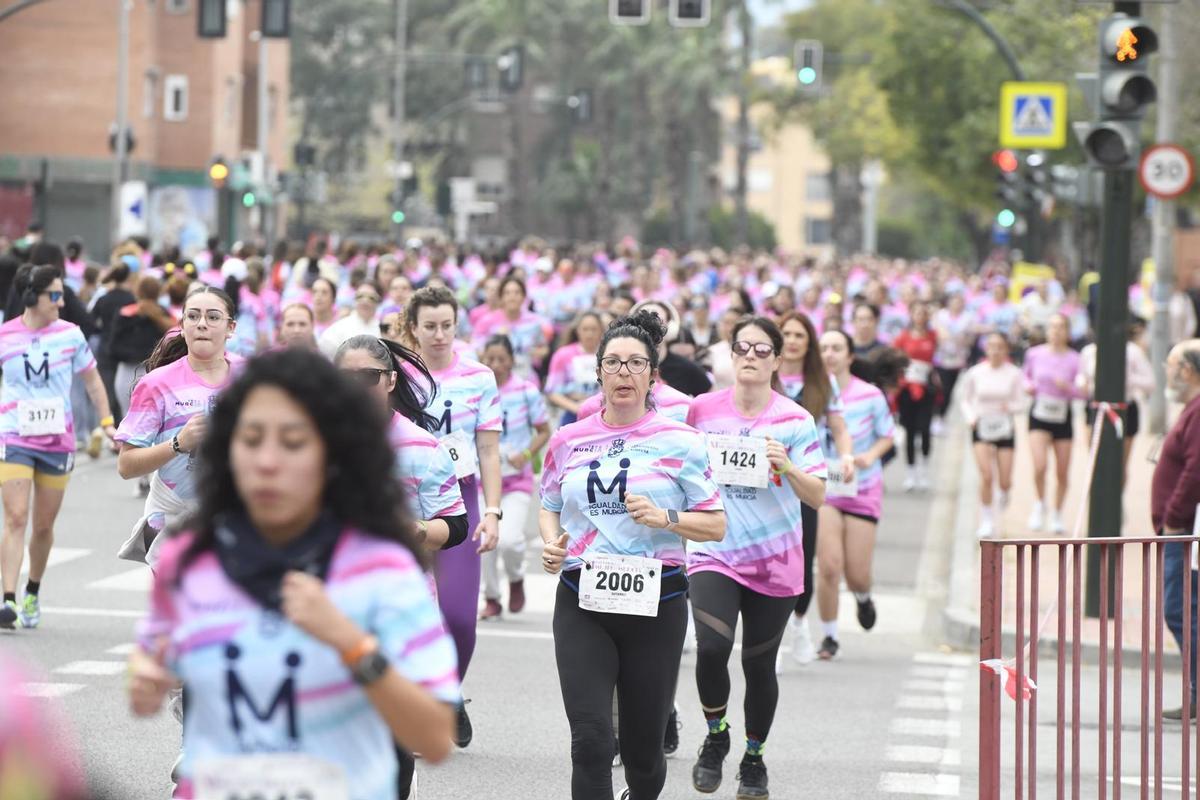 Un grupo de corredoras durante la Carrera de la Mujer 2026