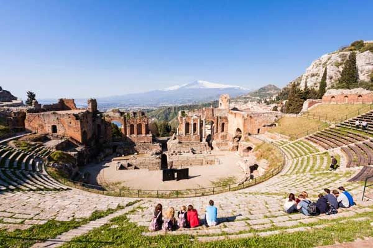 Teatro greco-romano de Taormina y Monte Etna.