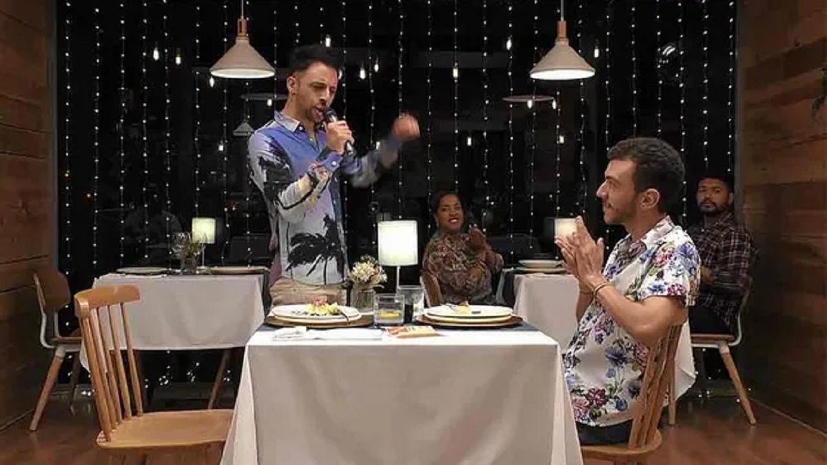 Un soltero de First Dates atónito porque su cita no sabe quienes son Miguel Ríos y Raphael